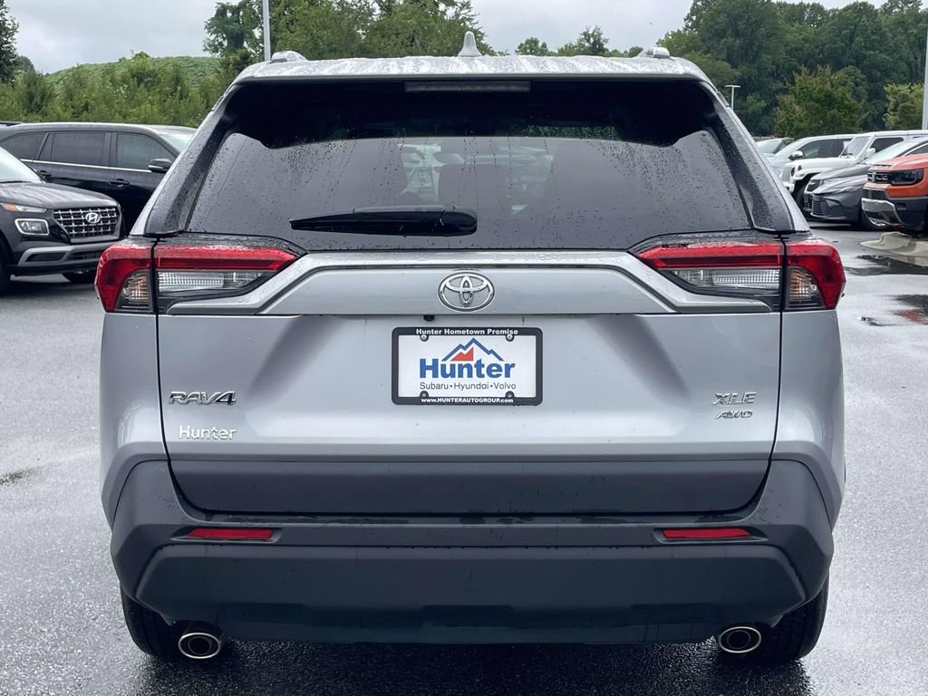Used 2022 Toyota RAV4 XLE AWD/4WD image 27