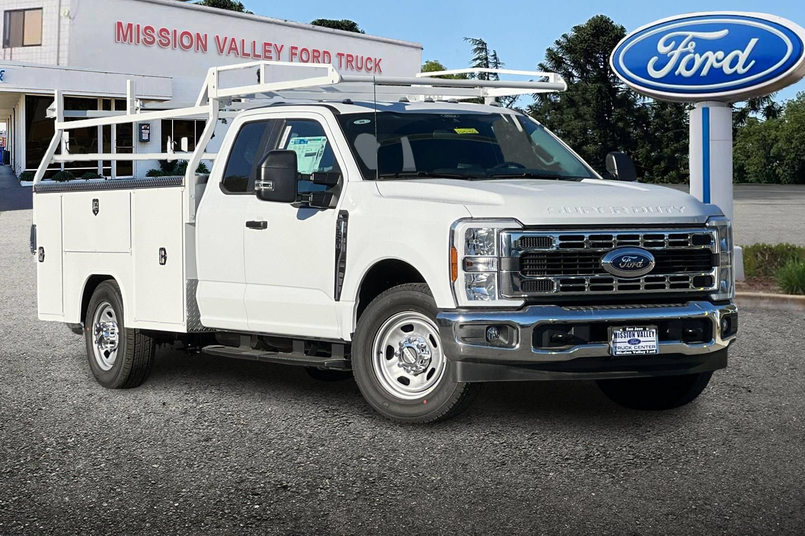 New 2026 Ford F350 XL w/ XL Chrome Package RWD image 2