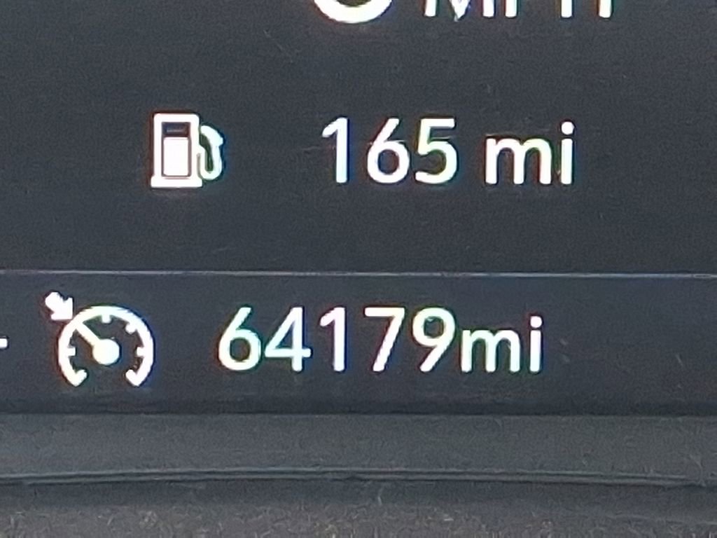 Used 2024 GMC Terrain SLT image 19