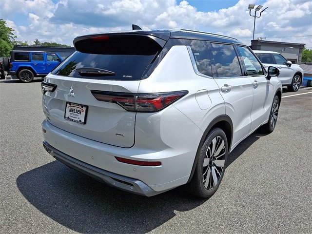 New 2025 Mitsubishi Outlander SEL image 4