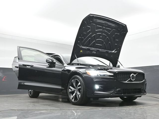 Used 2025 Volvo S60 B5 Plus AWD/4WD image 53
