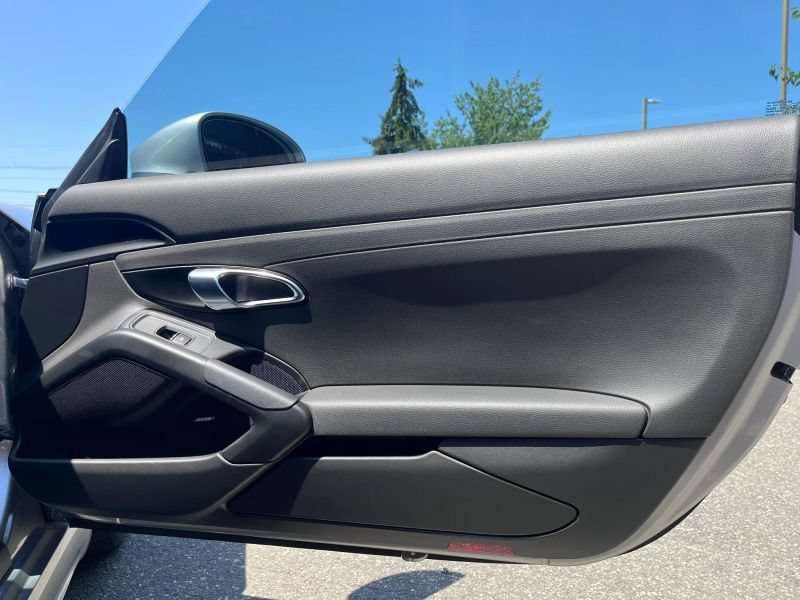 Used 2017 Porsche 718 Cayman RWD image 16