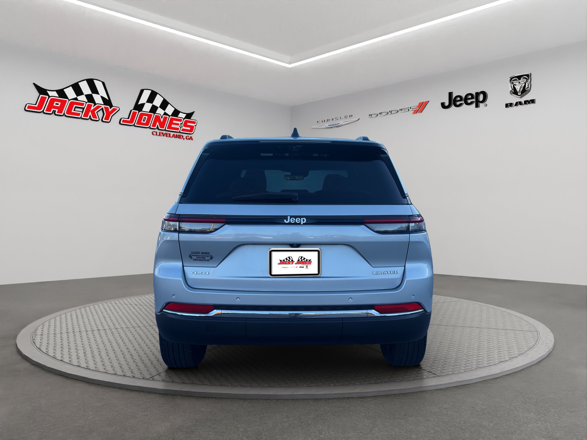 Used 2024 Jeep Grand Cherokee Limited w/ Luxury Tech Group II AWD/4WD image 8