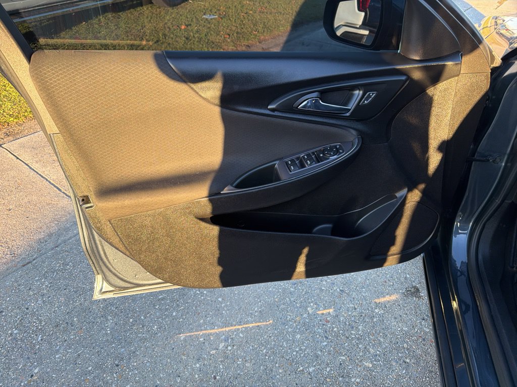 Used 2021 Chevrolet Malibu LT FWD image 10