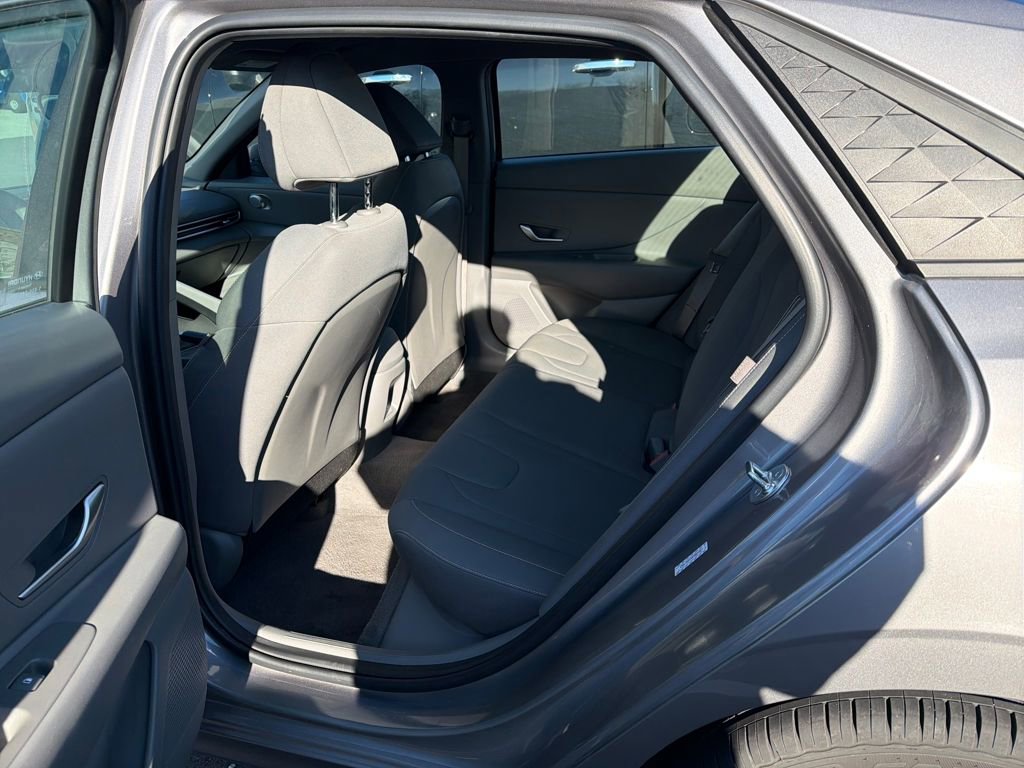 Used 2024 Hyundai Elantra SEL image 20