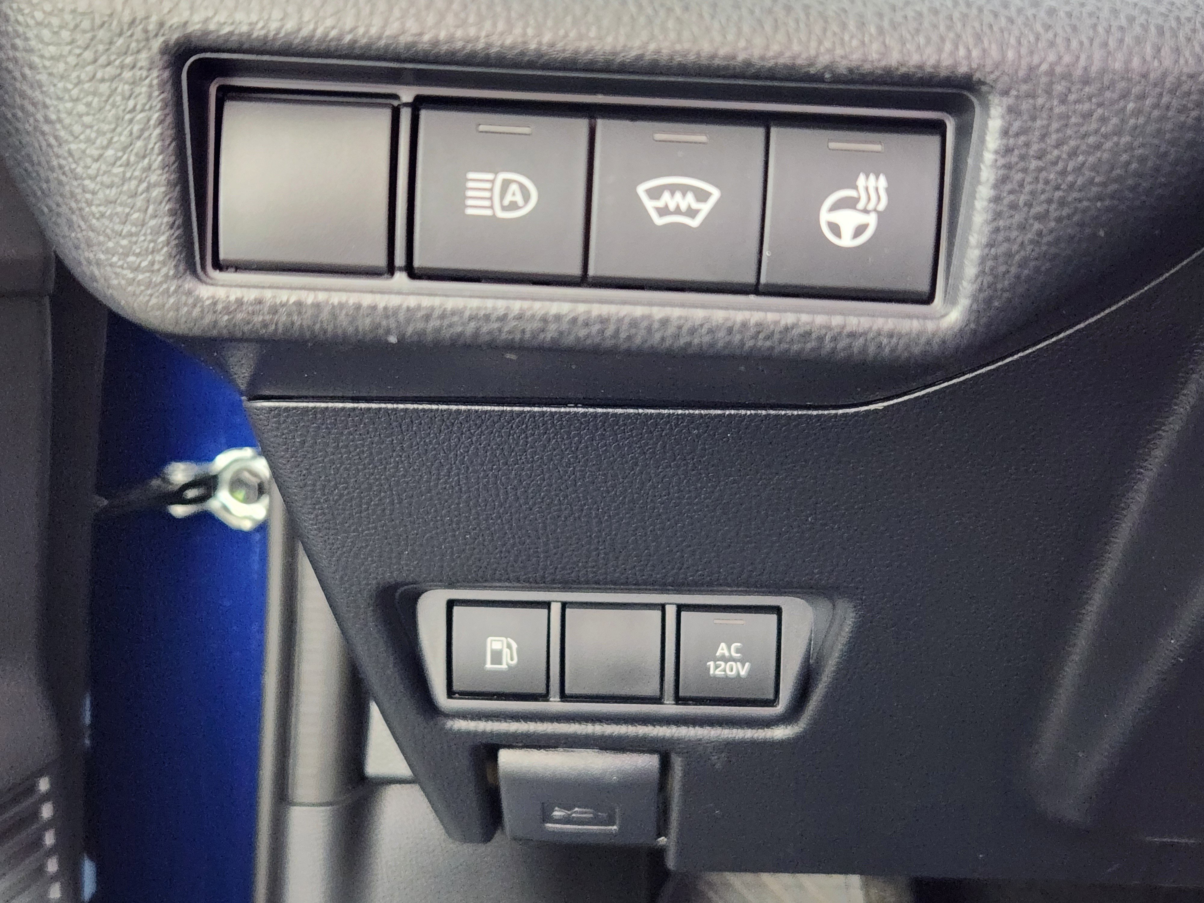 Used 2025 Toyota Prius Plug-In Hybrid image 27