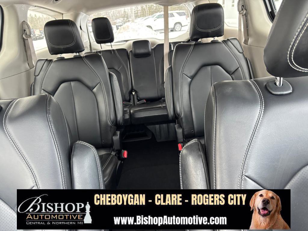 Used 2023 Chrysler Pacifica Touring-L image 42
