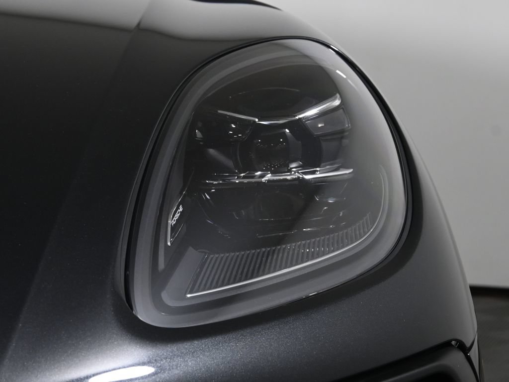 New 2026 Porsche Macan AWD/4WD image 11