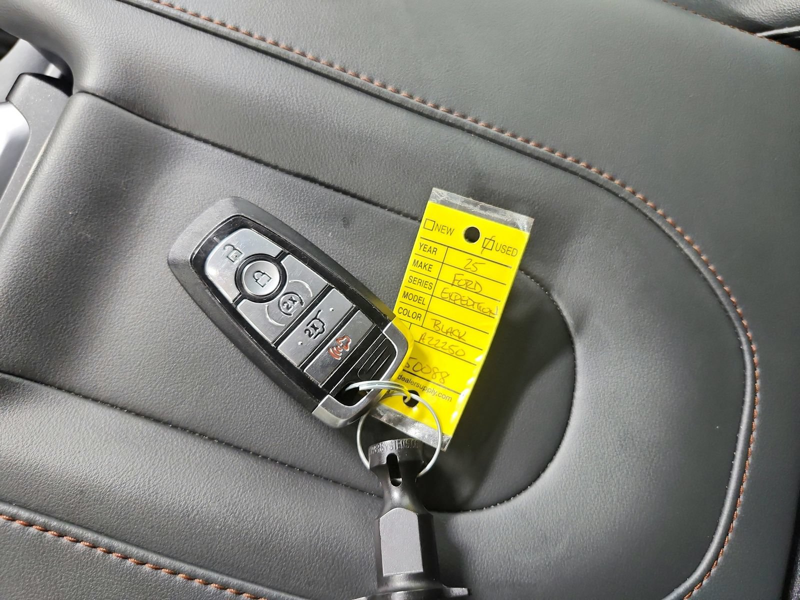 Used 2025 Ford Expedition Active AWD/4WD image 60
