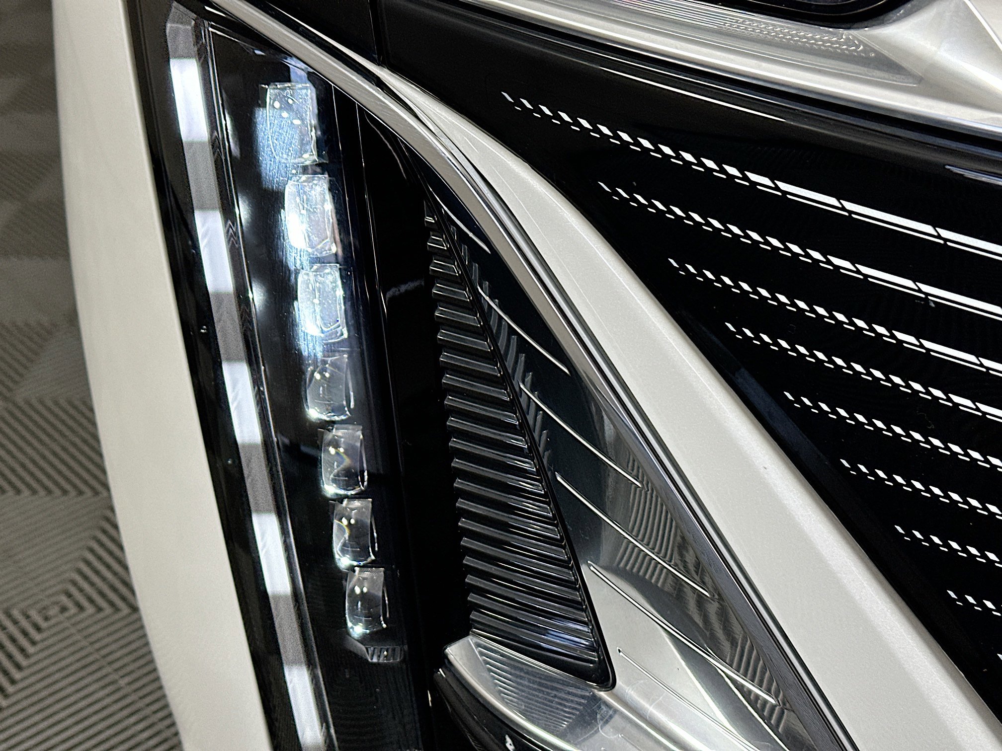 Used 2024 Cadillac Lyriq Tech image 9