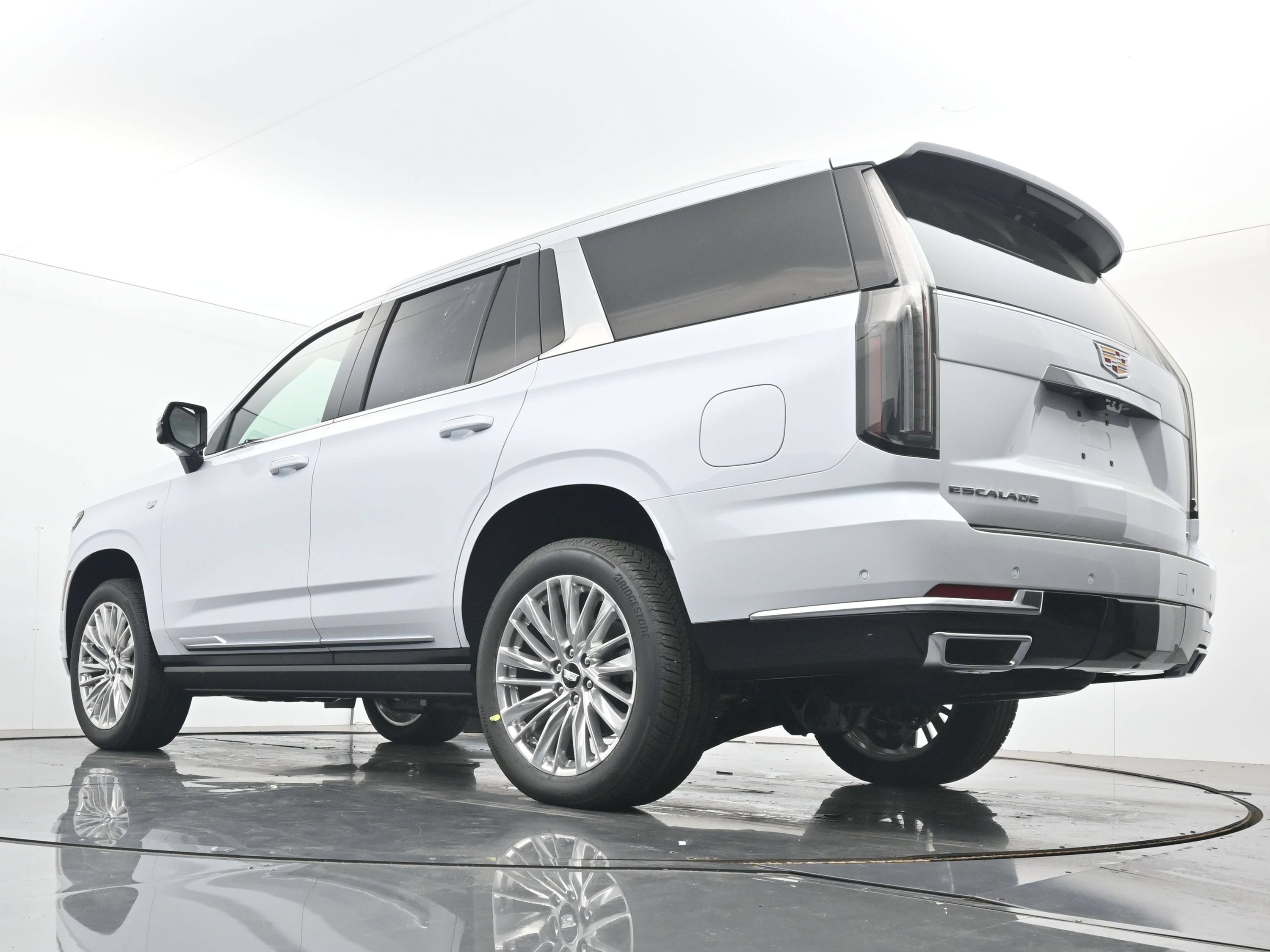 New 2026 Cadillac Escalade Luxury w/ Touring Package AWD/4WD image 17