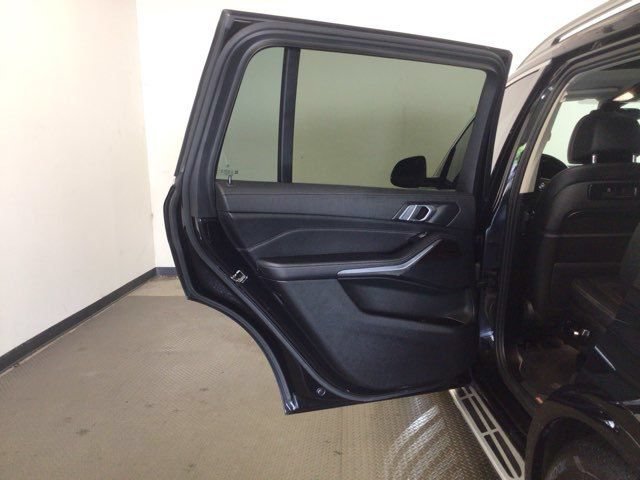 Used 2020 BMW X7 xDrive40i w/ Luxury Seating Package AWD/4WD image 10