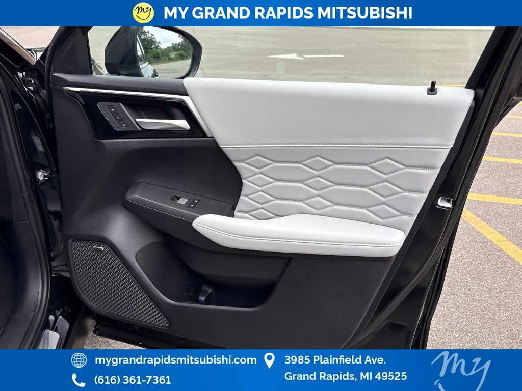 New 2026 Mitsubishi Outlander SEL AWD/4WD image 15