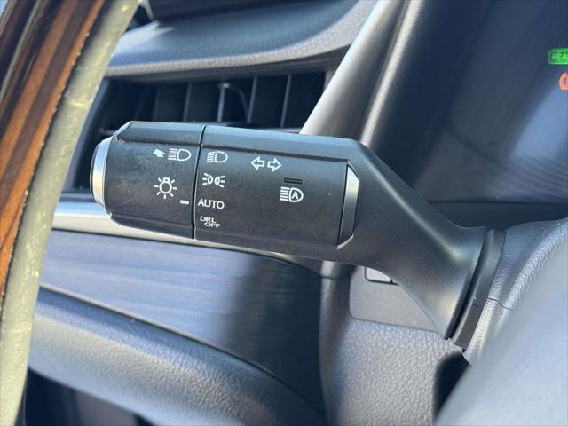 Used 2021 Lexus ES 300h w/ Premium Package image 21