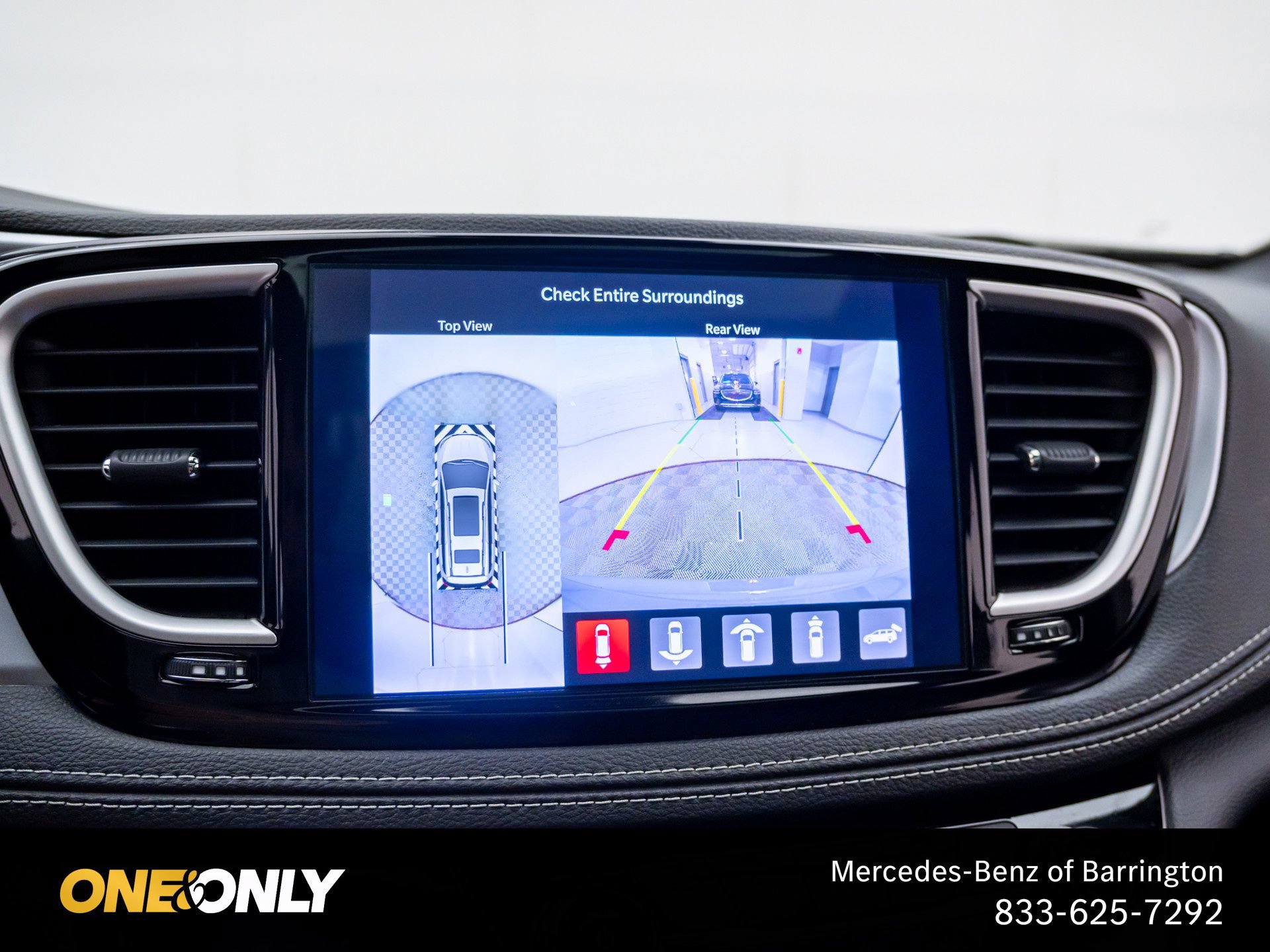 Used 2021 Chrysler Pacifica Touring-L w/ Premium & Safety Sphere Group AWD/4WD image 25
