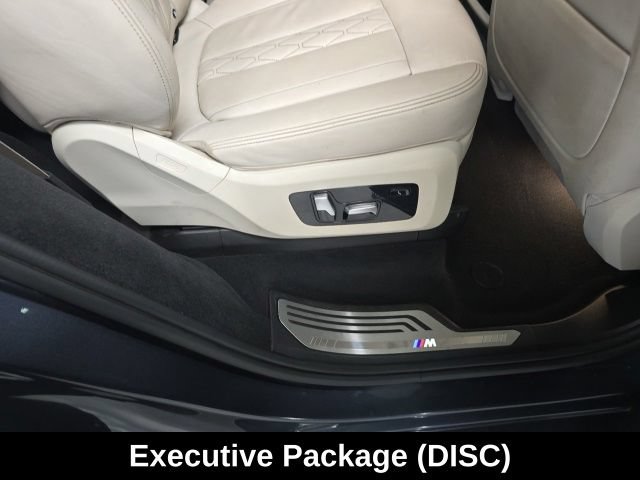 Used 2021 BMW X7 xDrive40i w/ M Sport Package AWD/4WD image 10