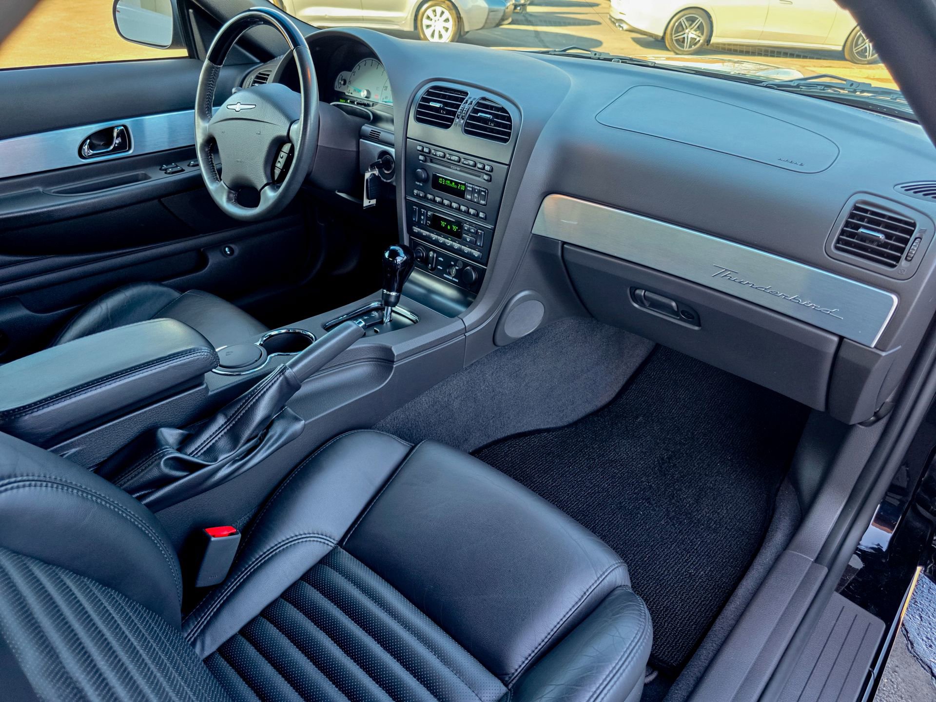 Used 2002 Ford Thunderbird image 9