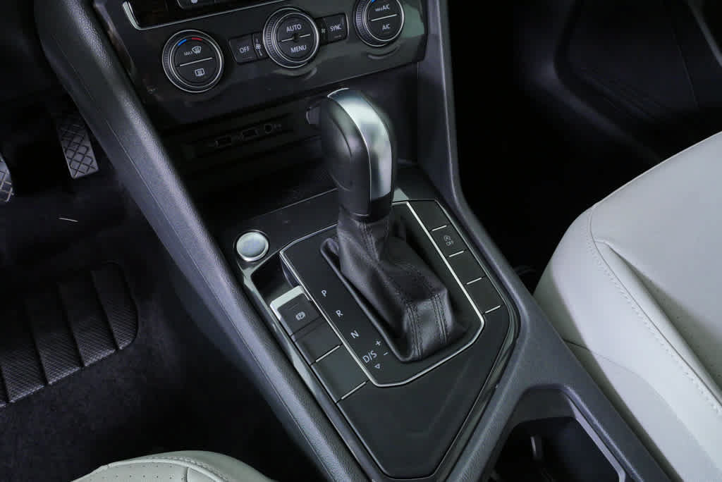 Certified 2020 Volkswagen Tiguan SE FWD image 18