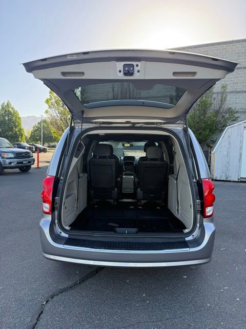 Used 2017 Dodge Grand Caravan SXT FWD image 9