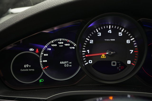 Used 2023 Porsche Cayenne Platinum Edition image 37