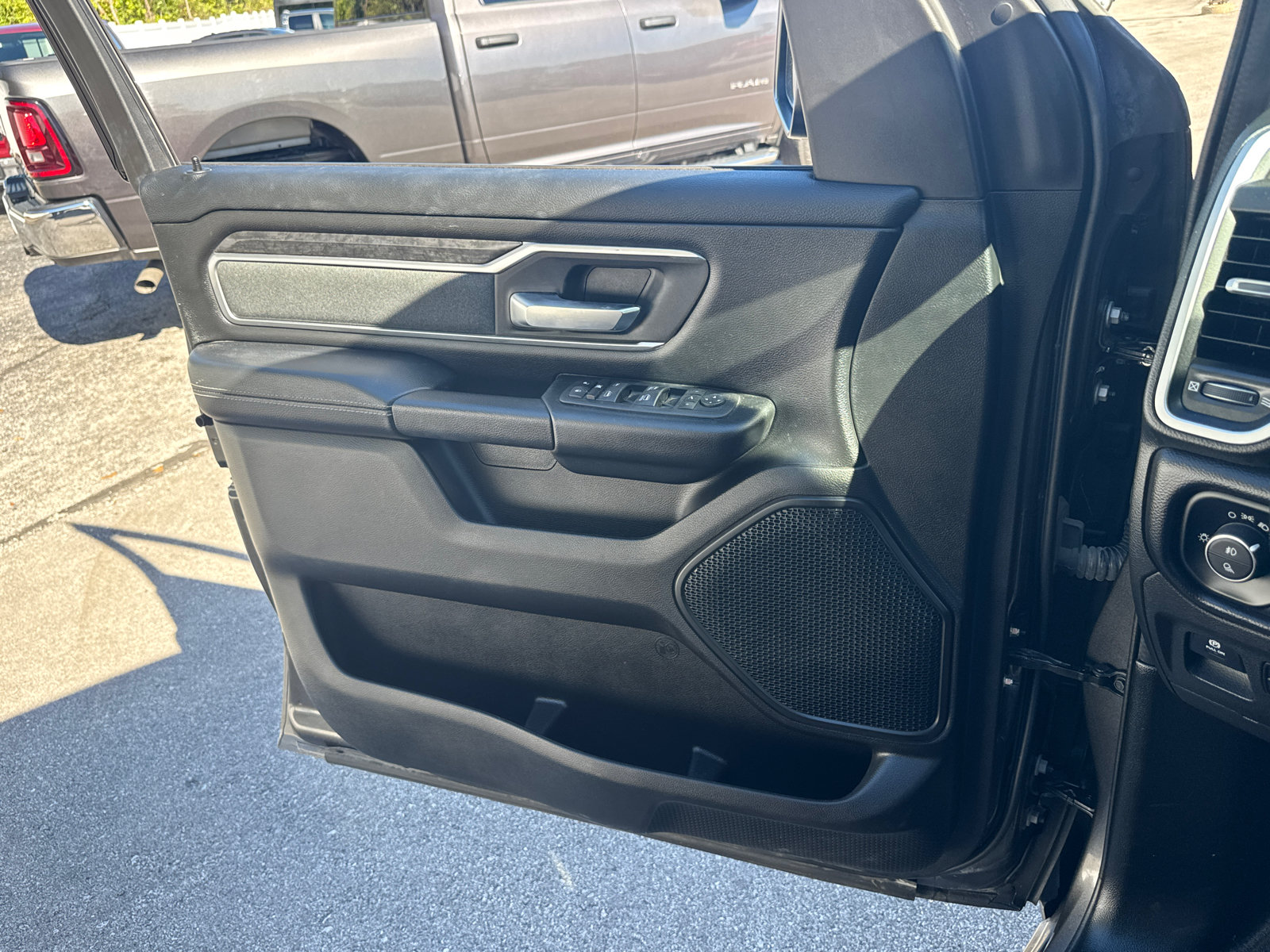 Used 2022 RAM 1500 Big Horn AWD/4WD image 17