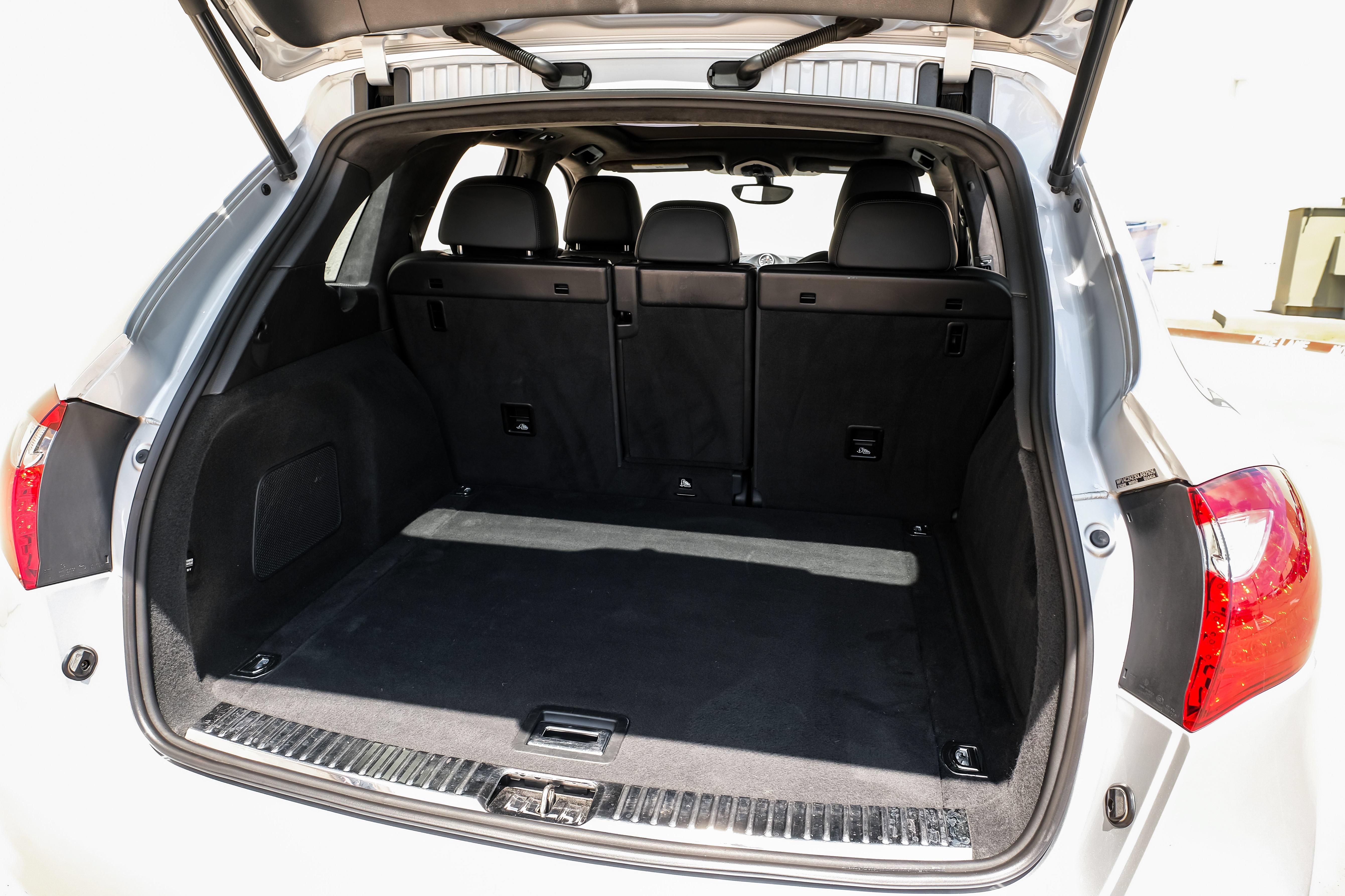 Used 2013 Porsche Cayenne Turbo AWD/4WD image 46