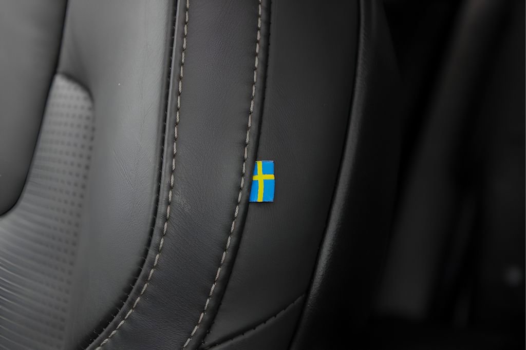 Used 2023 Volvo XC90 B6 Ultimate w/ Lounge Package image 27