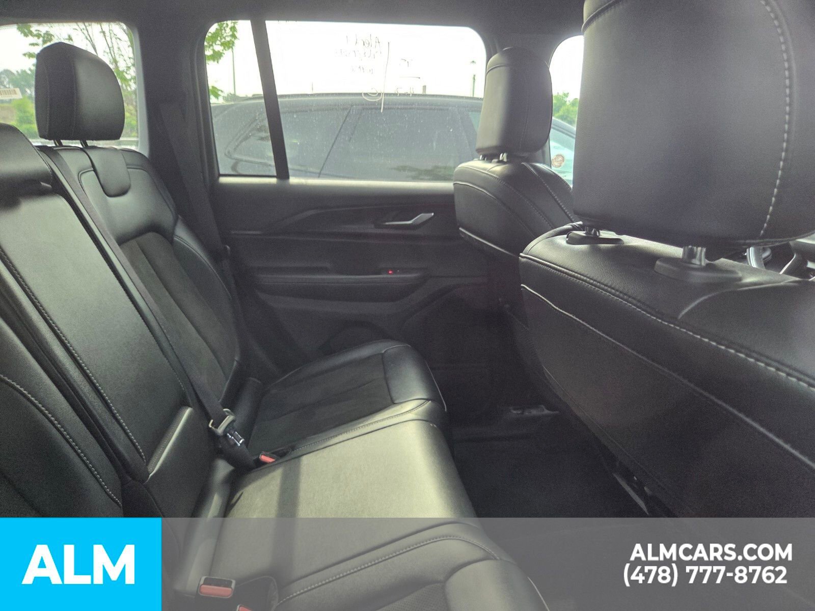 Used 2025 Jeep Grand Cherokee Altitude image 15