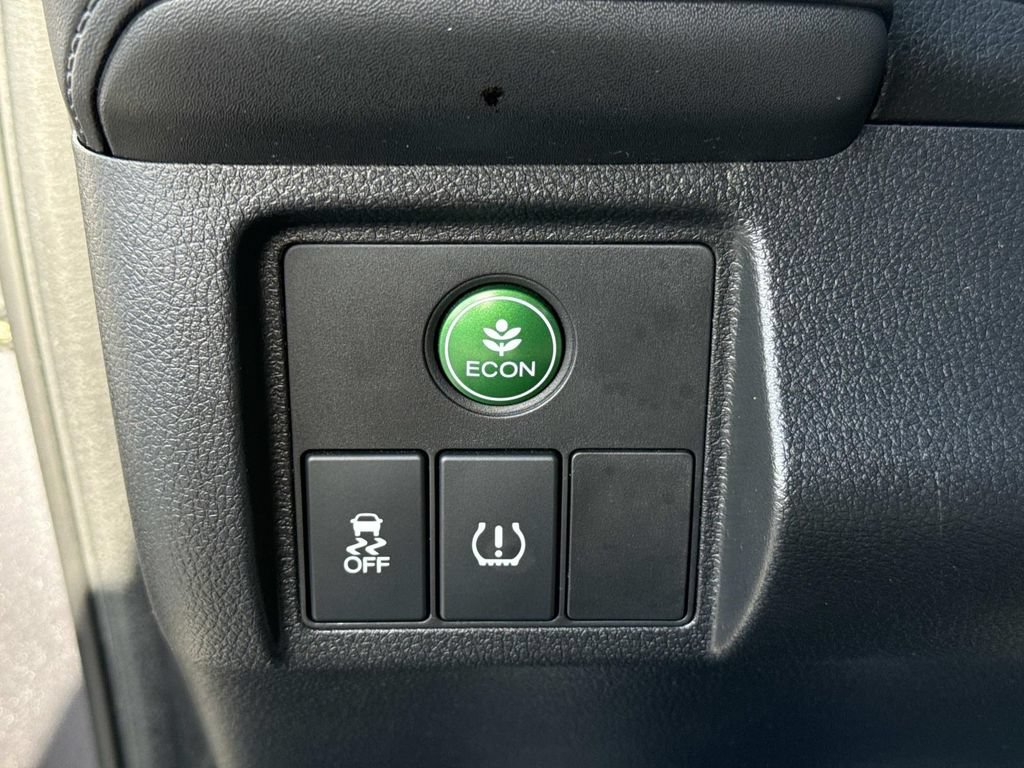 Used 2020 Honda HR-V LX image 39