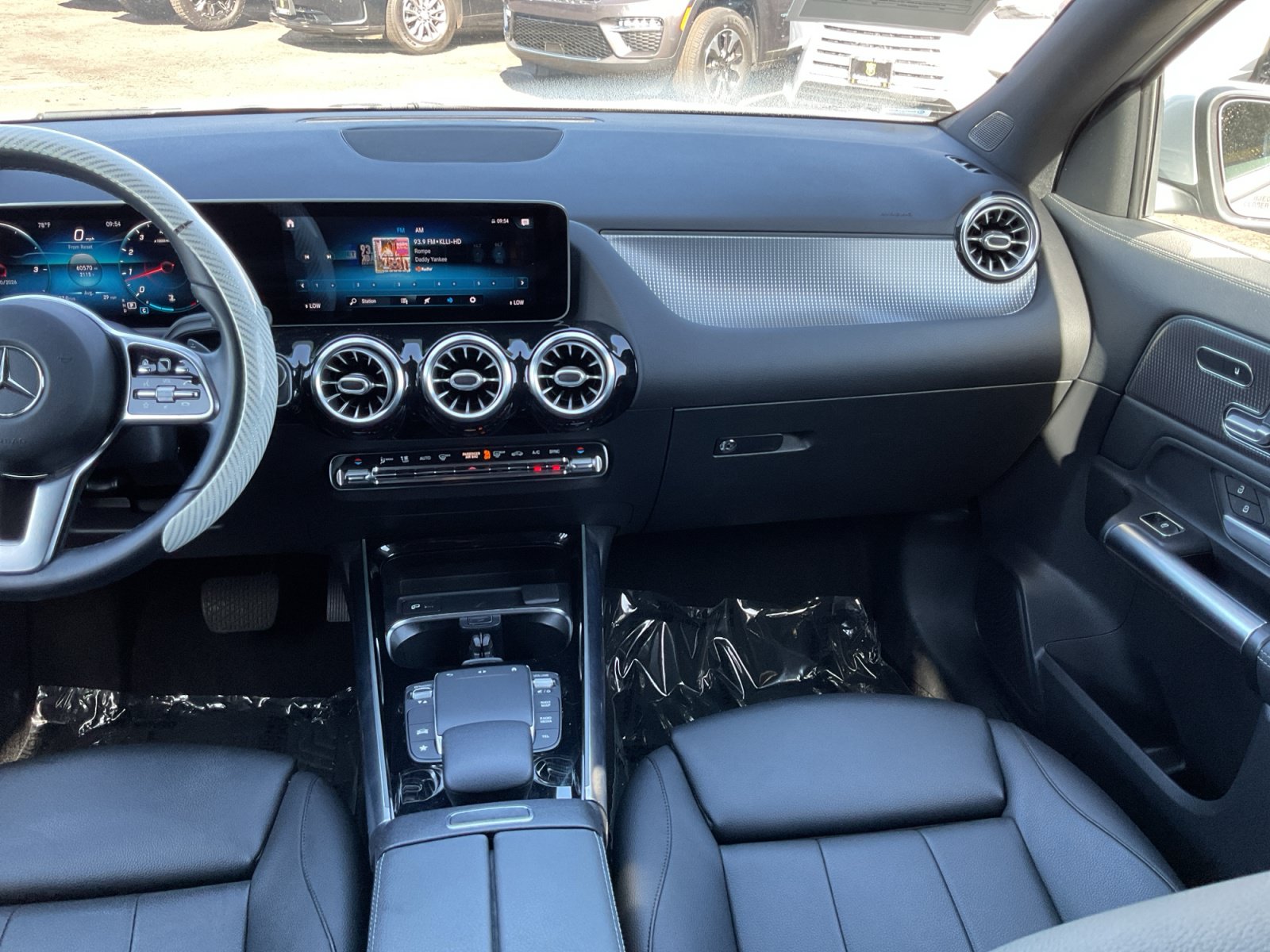 Used 2021 Mercedes-Benz GLA 250 4MATIC w/ Premium Package image 16