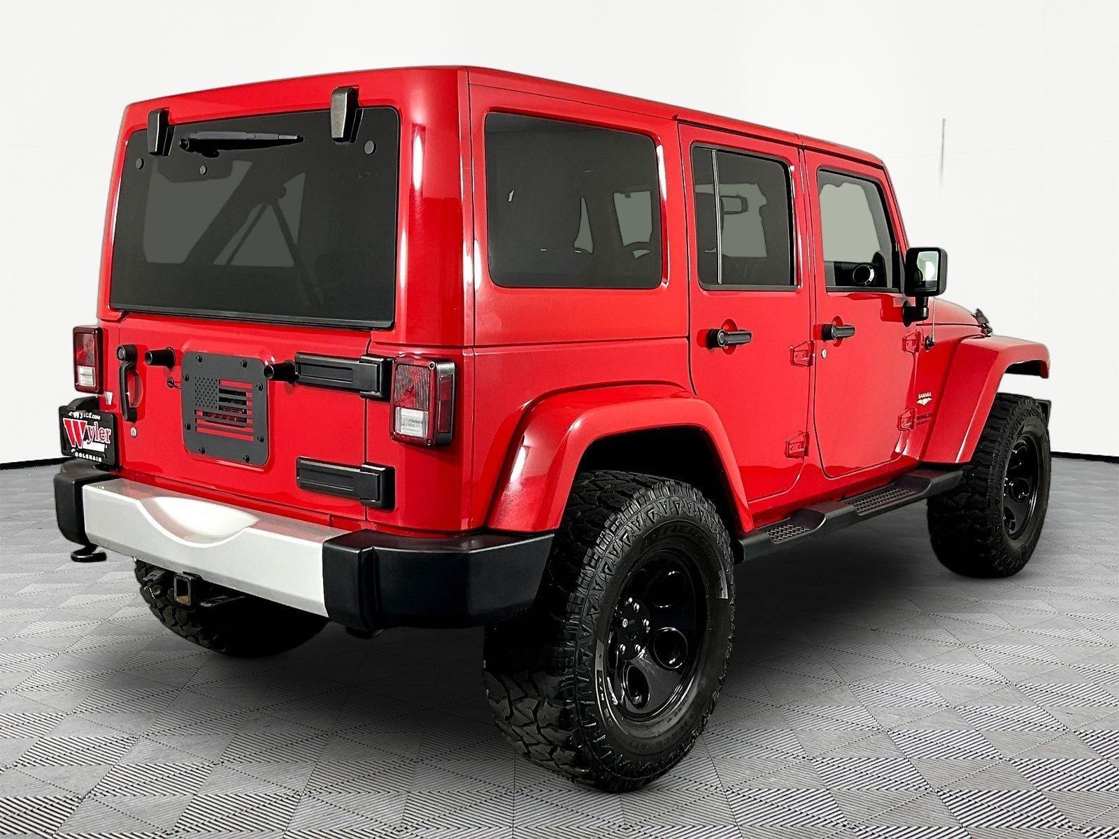 Used 2014 Jeep Wrangler Unlimited Sahara w/ Connectivity Group AWD/4WD image 6