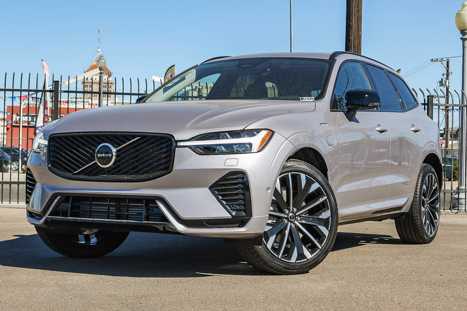 New 2026 Volvo XC60 T8 Ultra w/ Climate Package PRO