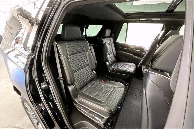 Used 2023 Cadillac Escalade Sport Platinum AWD/4WD image 19