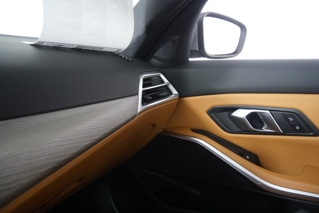 Used 2025 BMW 330i Sedan RWD image 27