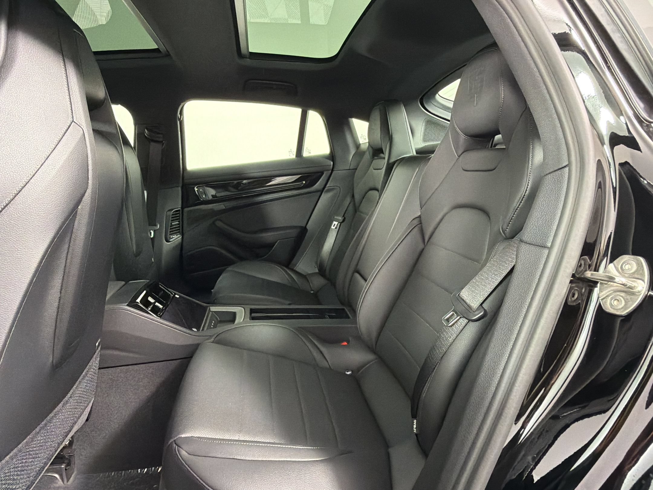 New 2026 Porsche Panamera image 18