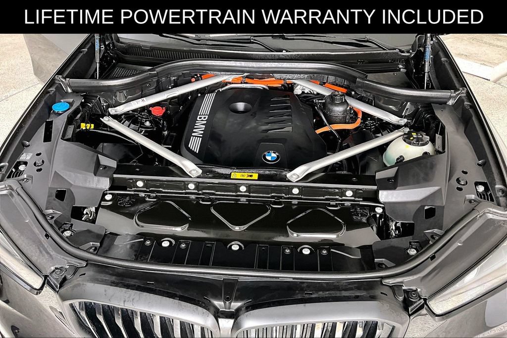 Used 2026 BMW X5 xDrive50e w/ M Sport Package AWD/4WD image 11