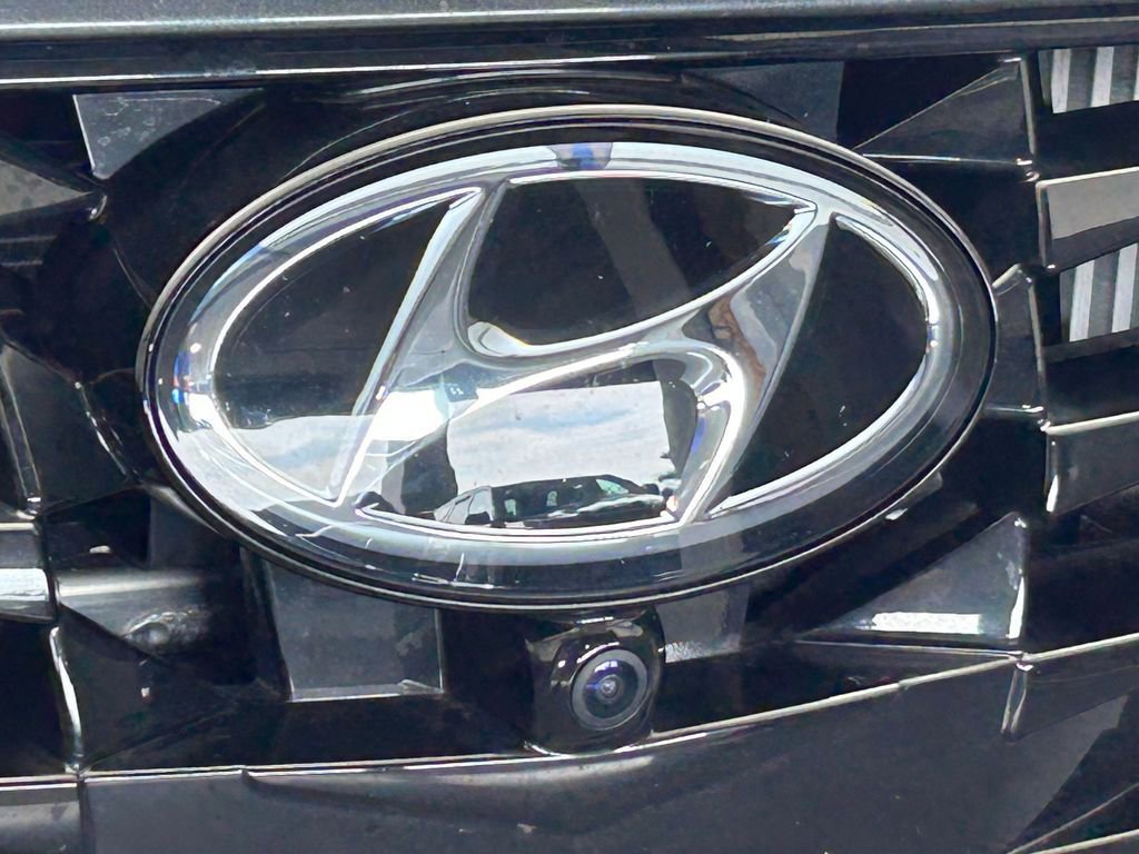 Used 2023 Hyundai Sonata Limited w/ Preferred Accessory Package FWD image 13