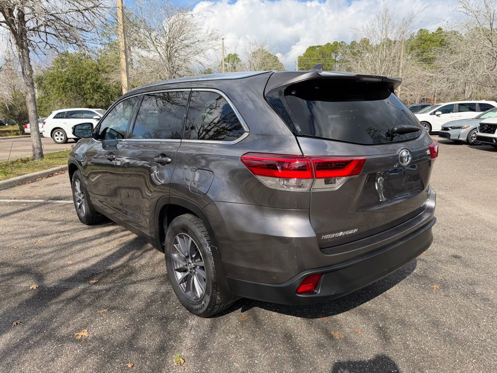Used 2019 Toyota Highlander XLE image 4