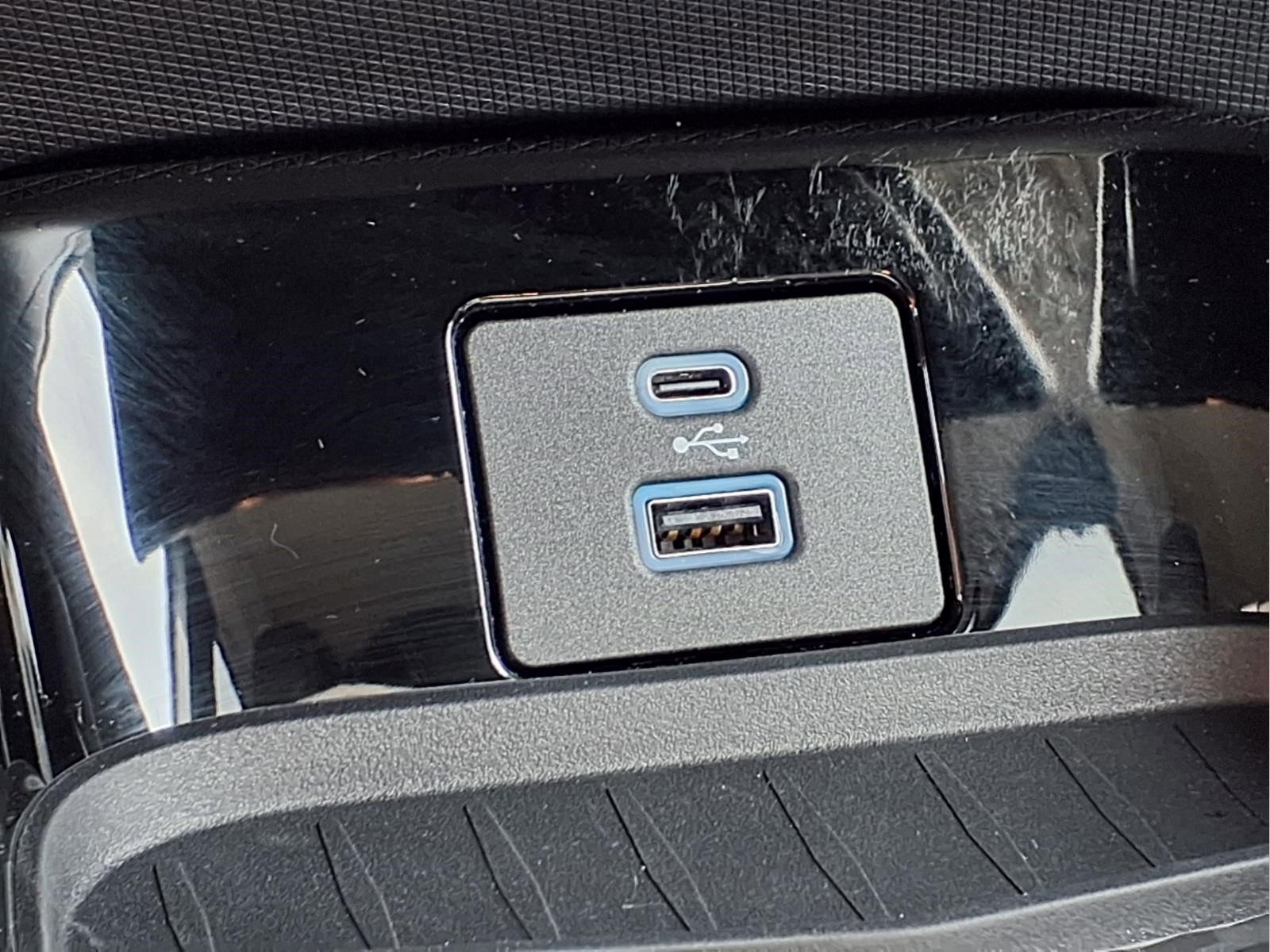 Used 2024 Ford Mustang Mach-E Premium AWD/4WD image 21