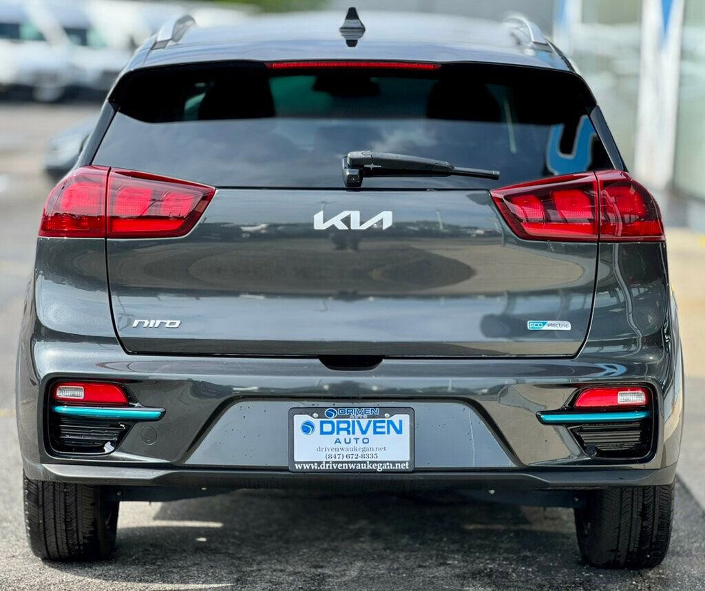 Used 2022 Kia Niro EX w/ Cold Weather Package FWD image 4