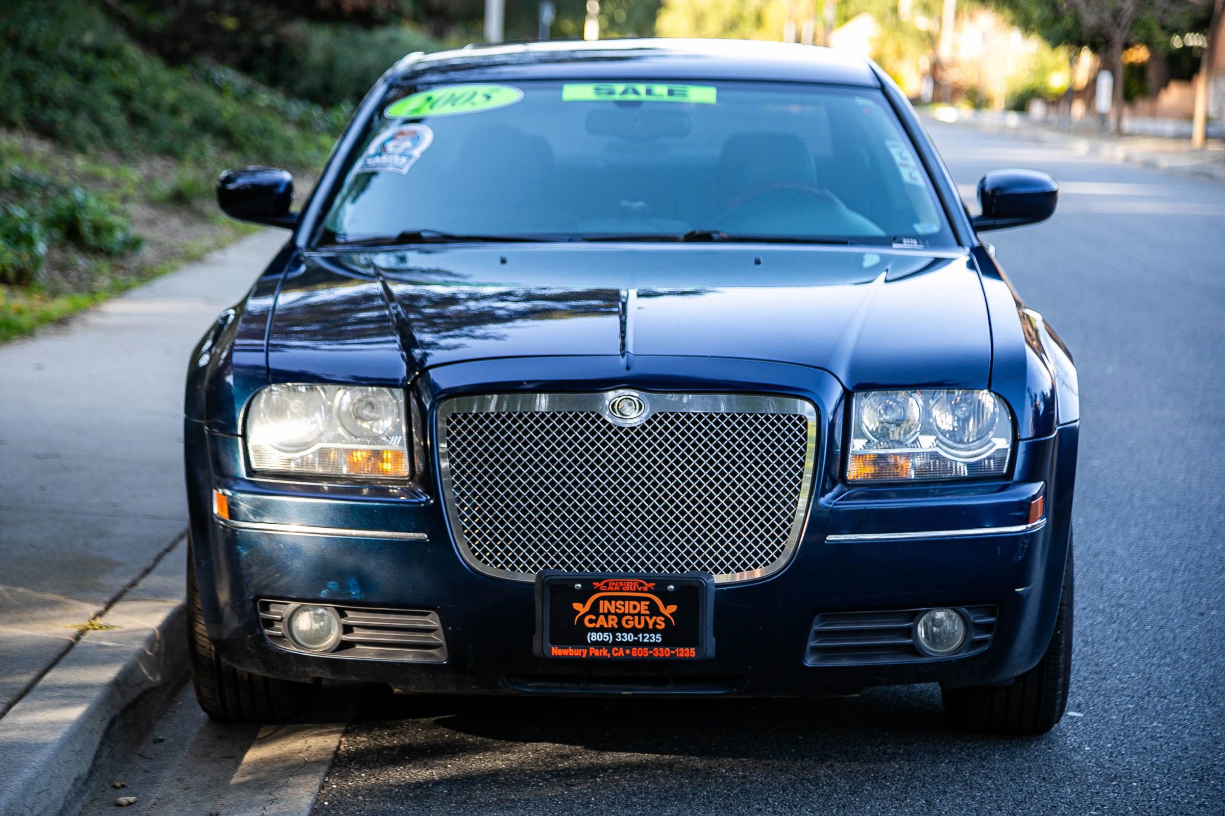 Used 2005 Chrysler 300 Touring RWD image 2