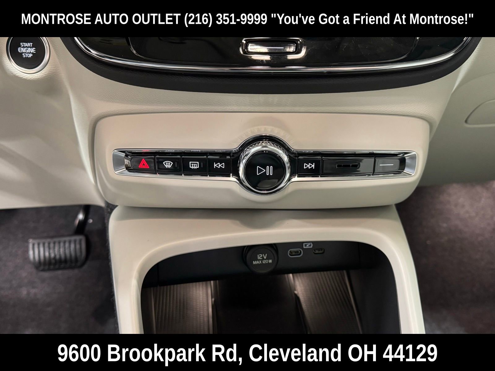 New 2026 Volvo XC40 B5 Plus w/ Protection Package Premier image 21