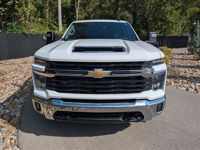 Used 2024 Chevrolet Silverado 2500 LT w/ Convenience Package AWD/4WD image 8