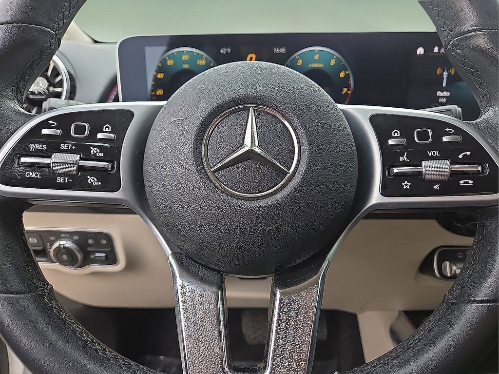 Used 2021 Mercedes-Benz GLB 250 w/ Premium Package image 26