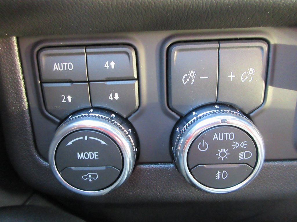 New 2026 GMC Yukon XL Denali w/ Denali Reserve Package image 19