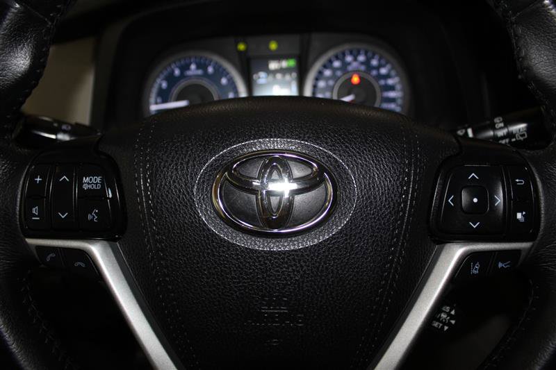 Used 2020 Toyota Sienna XLE AWD/4WD image 16
