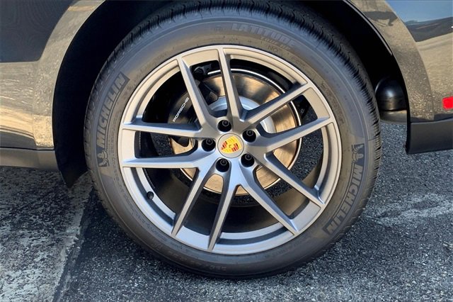 New 2026 Porsche Macan image 17