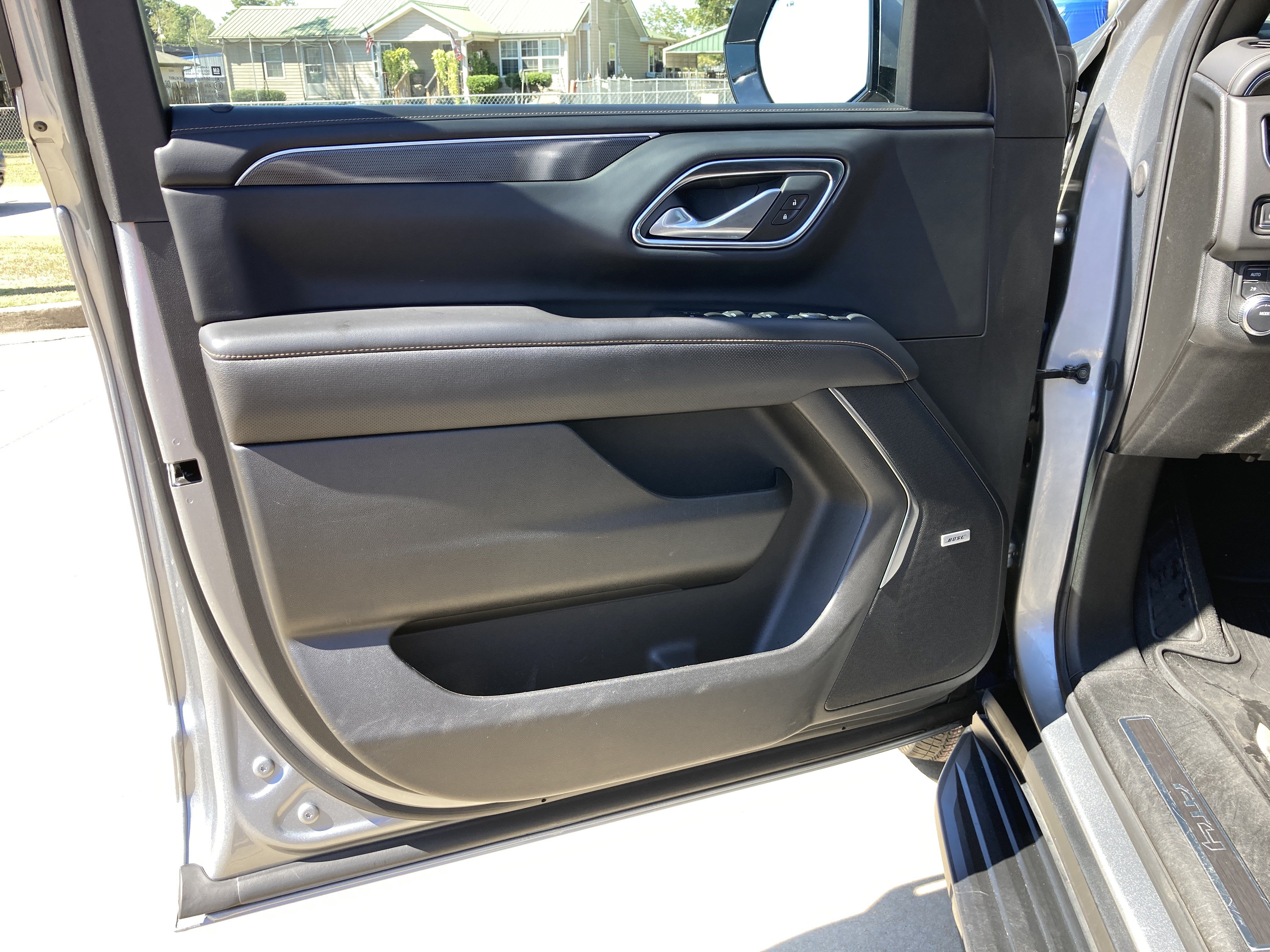 Certified 2024 GMC Yukon XL AT4 w/ Technology Package AWD/4WD image 12