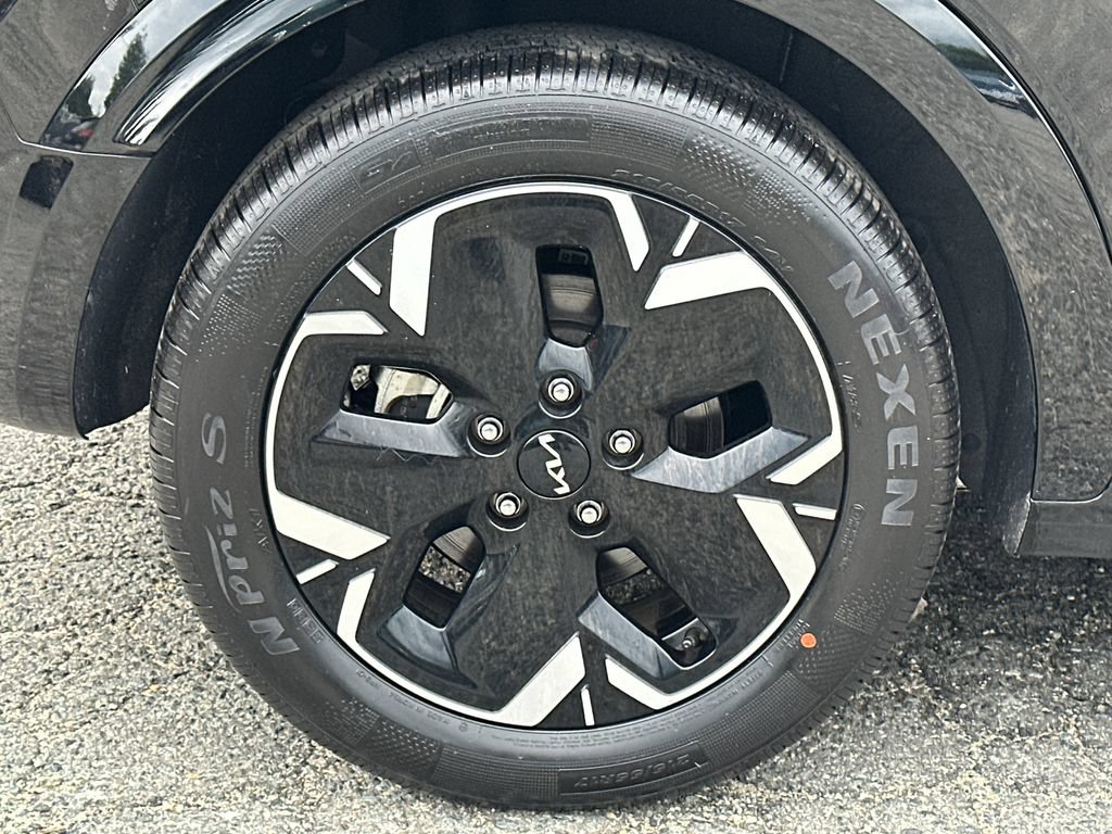 Certified 2023 Kia Niro Wind w/ Wind Preserve Package FWD image 8
