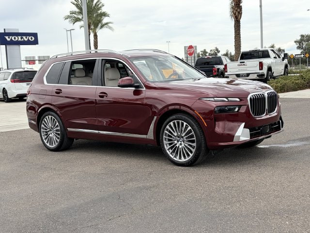 Used 2025 BMW X7 xDrive40i w/ Premium Package AWD/4WD image 5